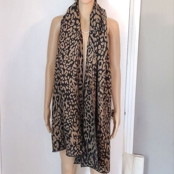 Anna & Ava Women's Leopard Print Brown Wrap Around Plush Scarf OS - Picture 9 of 9